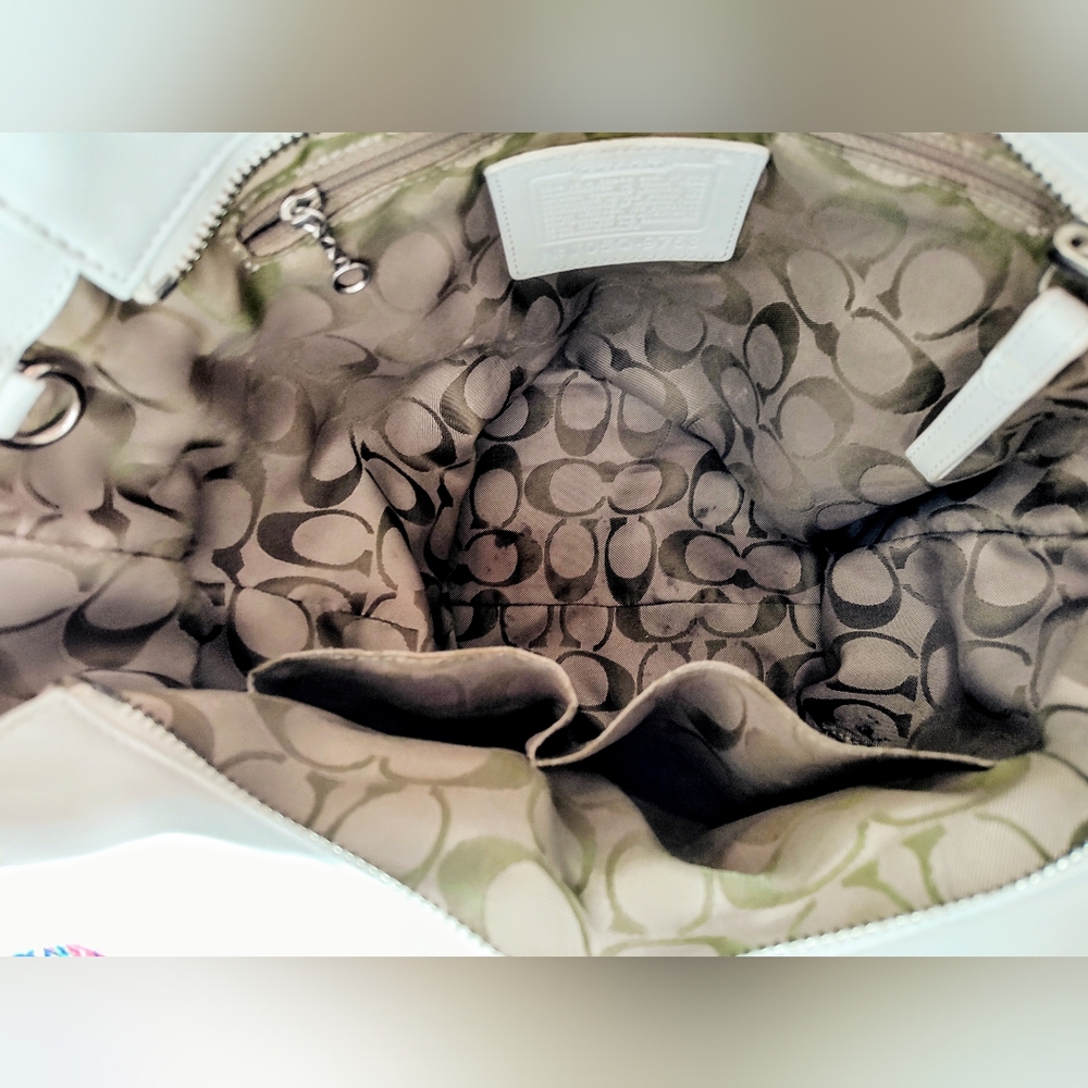 ~~COACH🤍PolkaDot Bag~~ - Picture 9 of 10